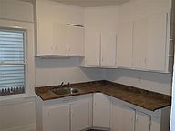 Building Photo - 16 Goebel Place