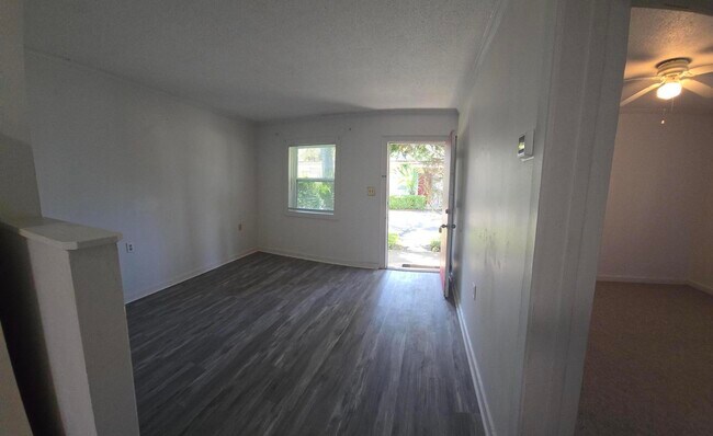 Building Photo - 551 E Miracle Strip Pkwy