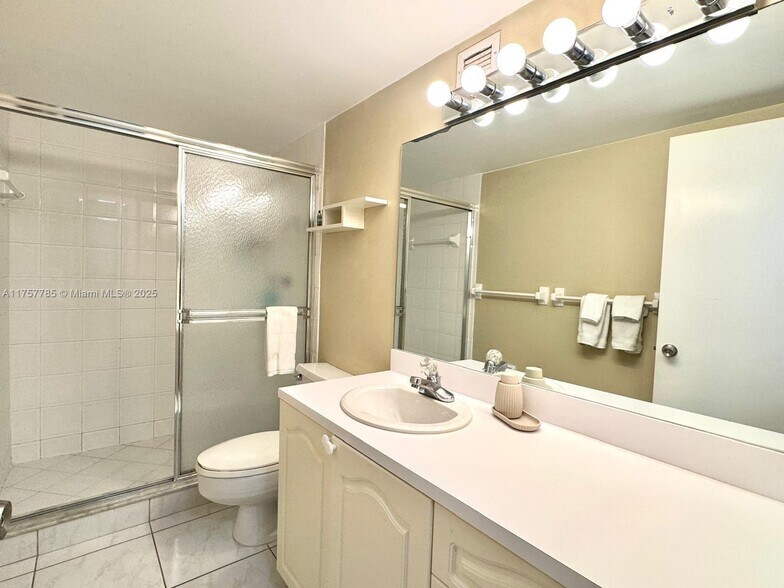 Building Photo - 3800 S Ocean Dr
