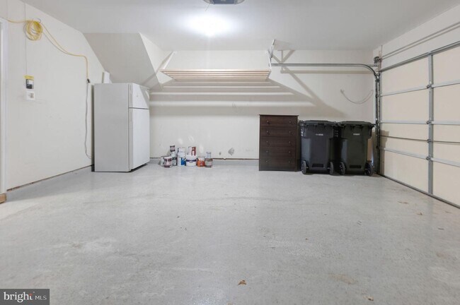 Building Photo - 434 Clayton Ln