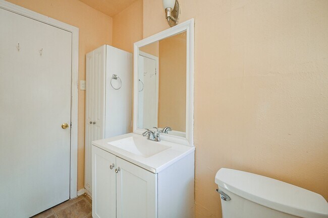 Building Photo - 10302 Woodwind Dr