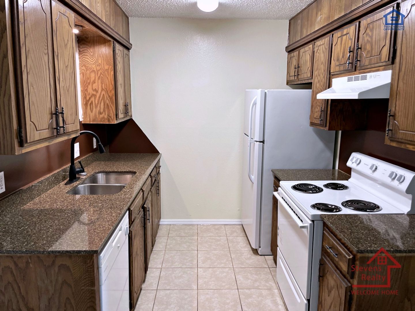 Building Photo - 2111 NW Lindy Ave