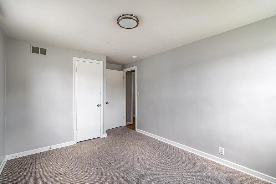 Building Photo - 3225 N 84th St