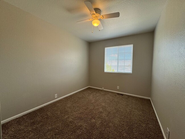 Building Photo - Updated 3 Bedroom in Stetson Hills