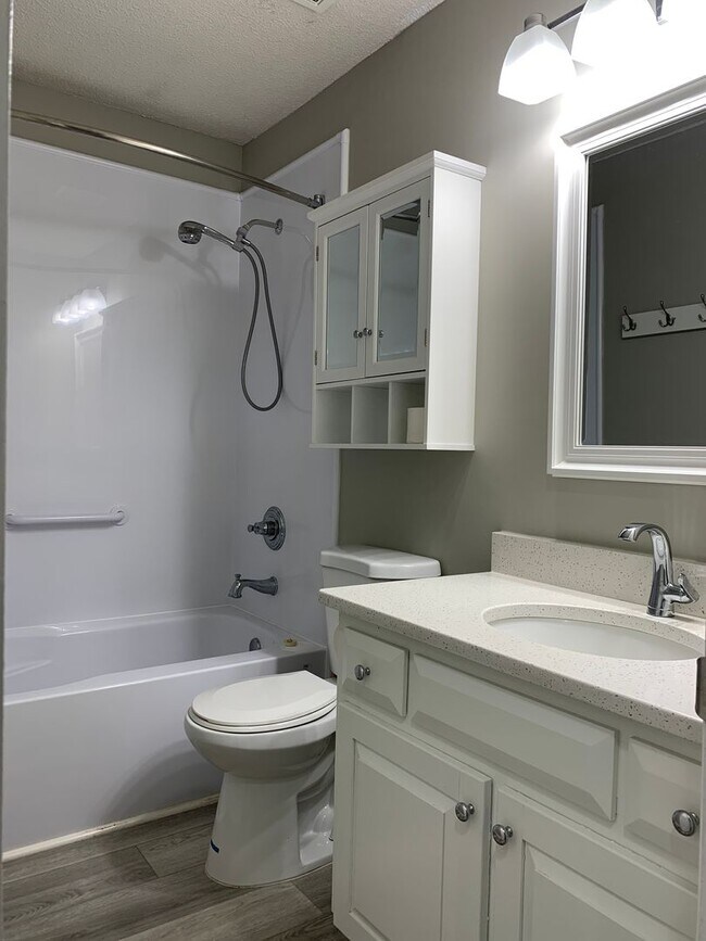 Building Photo - Fantastic Renovated Raleigh Ranch, With Am...