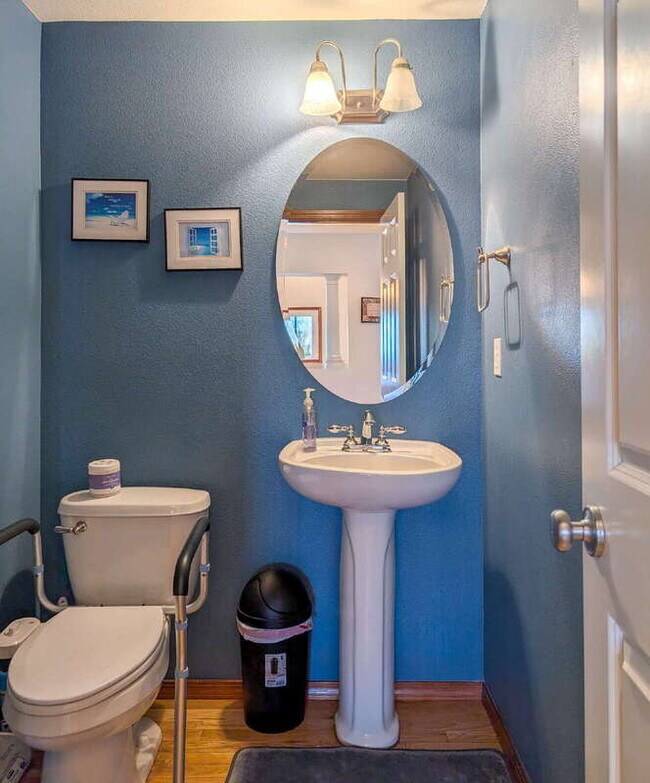 Building Photo - 5907 77th Dr NE