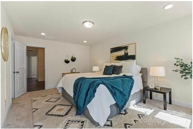 Building Photo - Beautiful 3-Bedroom Townhome in Harrisburg...