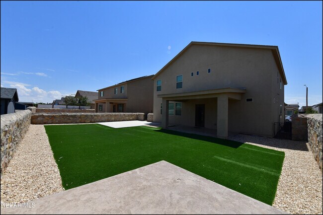 Building Photo - 14717 Tierra Escape Ave