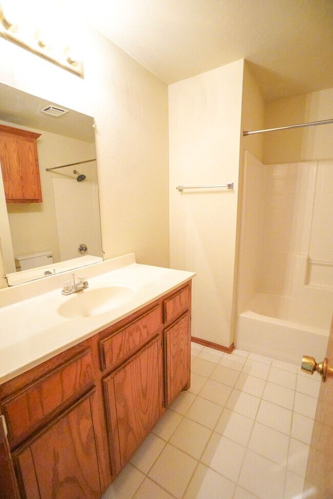 Building Photo - 3316 Ridgecrest Cir
