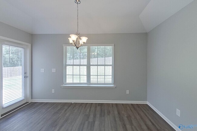Building Photo - 112 Live Oak Dr
