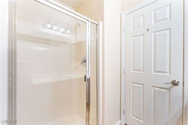 Building Photo - 5001 Light Springs Ave