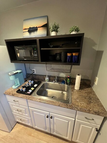 Building Photo - 2504 Bridgeport Way W