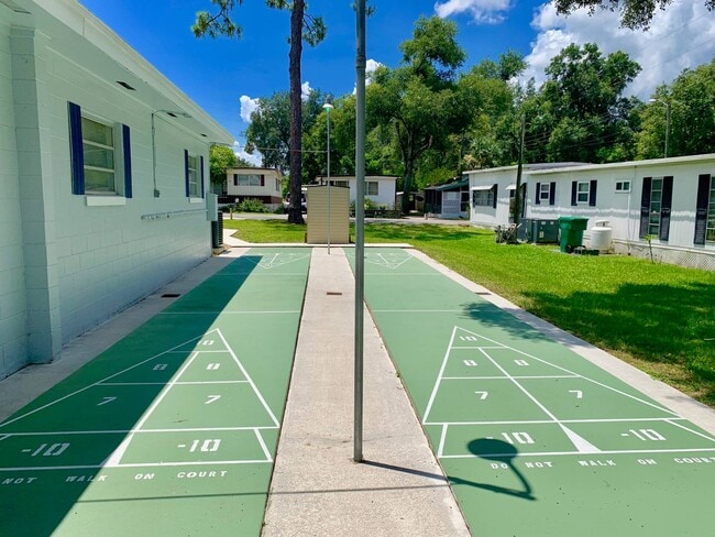 Building Photo - 1800 E Graves Ave