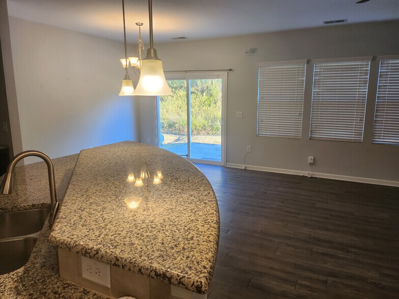 Building Photo - Room in Townhome on Durants Neck Ln