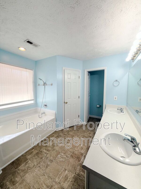 Building Photo - 219 Woodland Dr