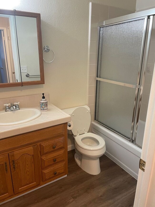 Building Photo - ROSEVILLE HOME FOR  RENT – Spacious 3 Bedroom Home on Large Corner Lot