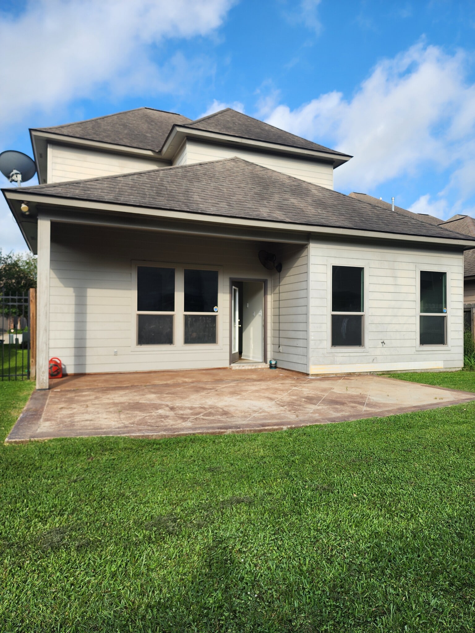 Building Photo - 18145 River Birch Dr