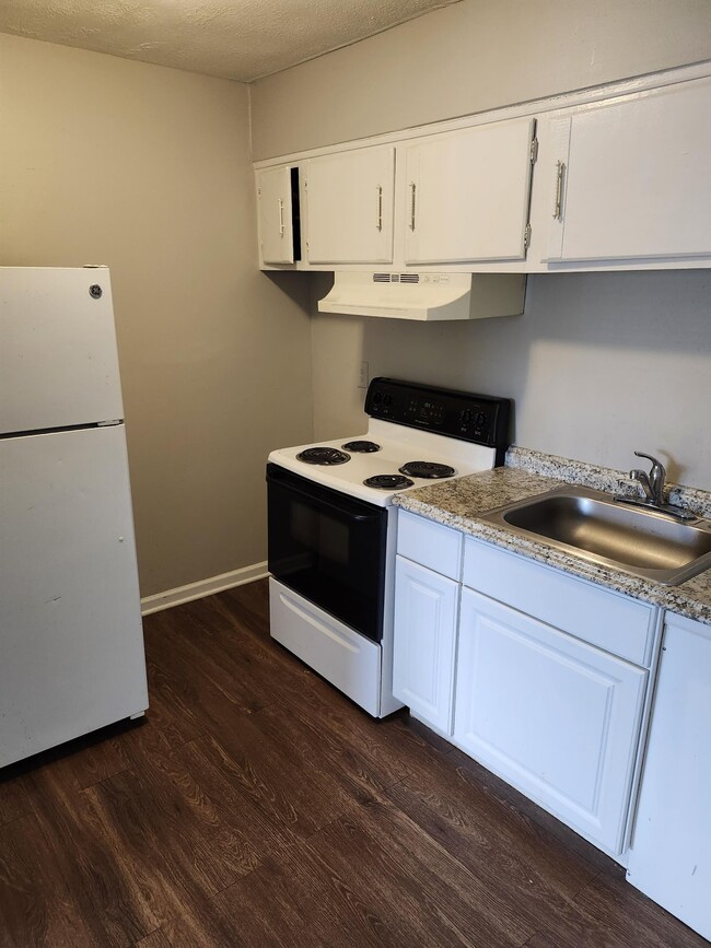 Primary Photo - 1653 S Braddock St