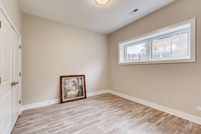 Building Photo - 4101 S Drexel Blvd