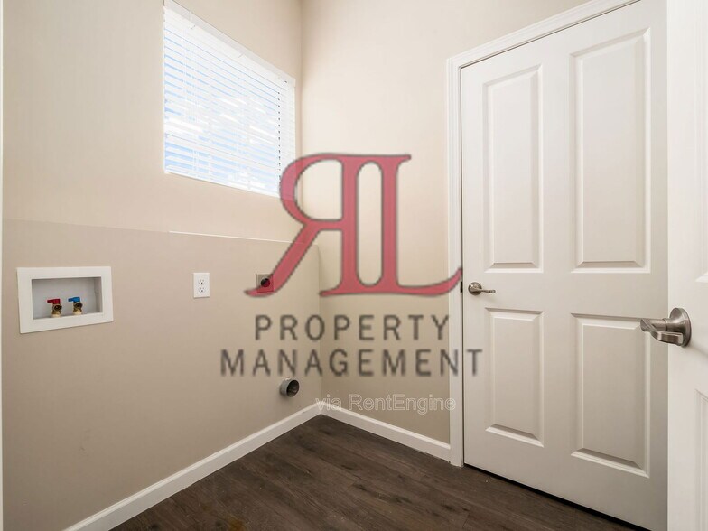 Building Photo - 719 Wintergreen Wy