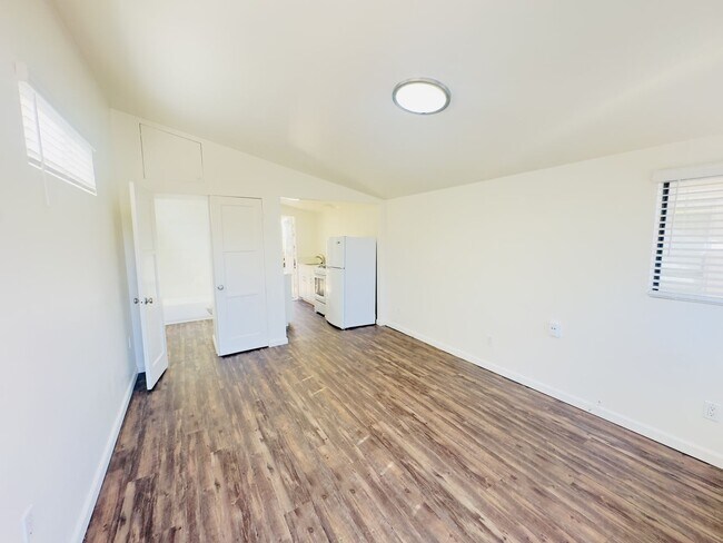 Building Photo - Reynard Way