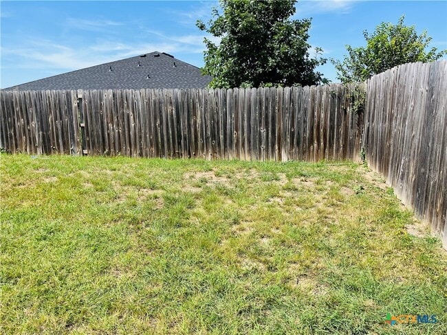 Building Photo - 1301 Loyal Ln