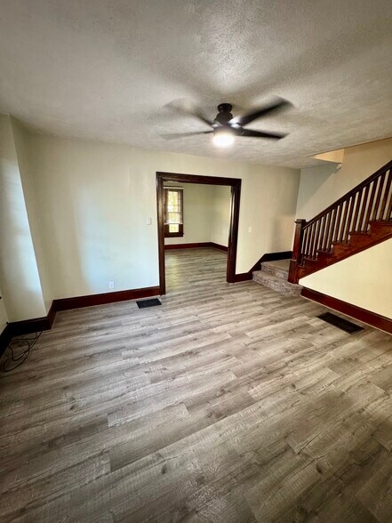 Building Photo - 757 N Jay St