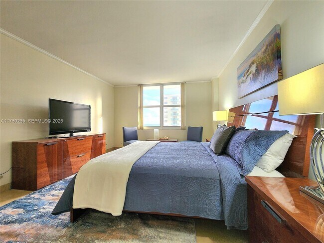 Building Photo - 3725 S Ocean Dr