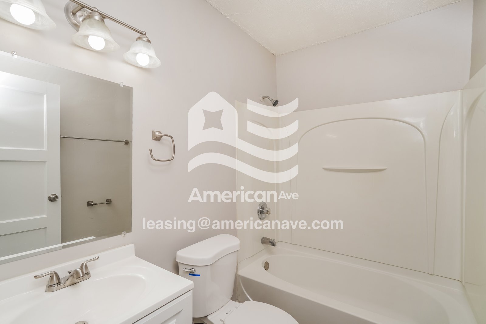 Building Photo - 205 N 39th St