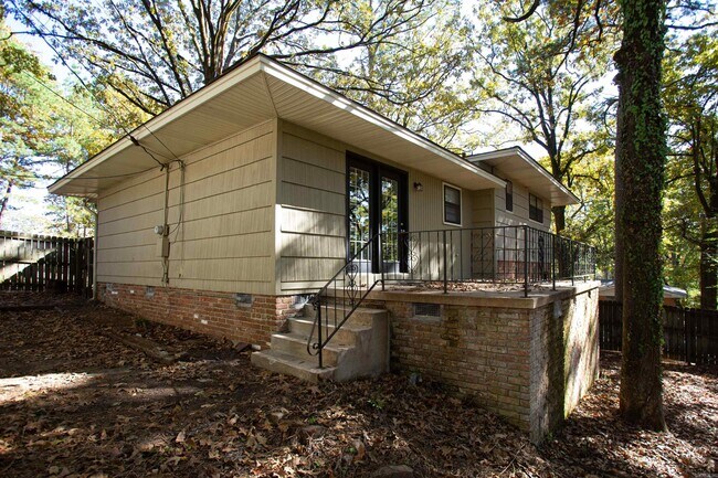 Building Photo - 2920 S Bryant St