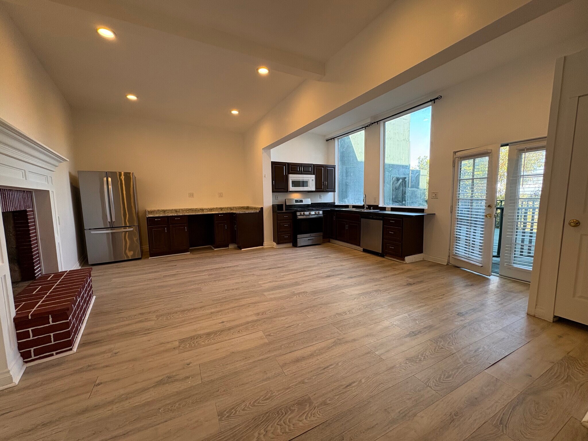 Building Photo - 1402 San Remo Dr