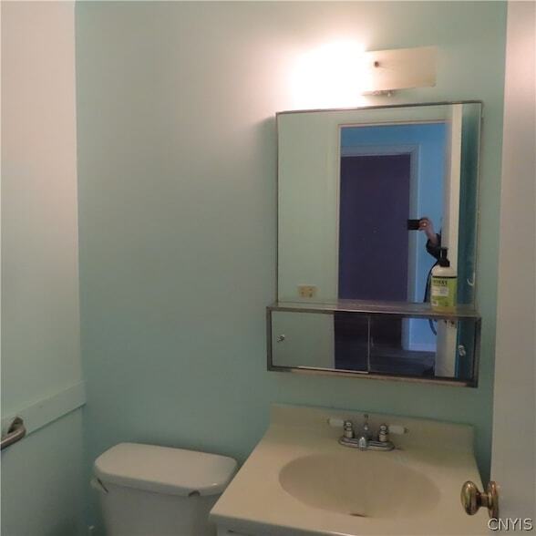 Building Photo - 5265 Jamesville Rd