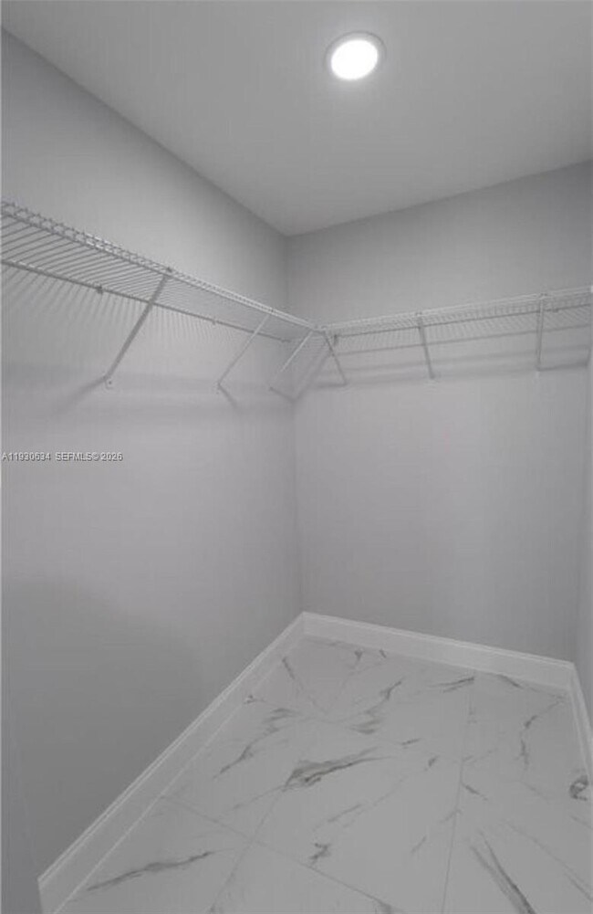 Building Photo - 761 Kirkman Ave