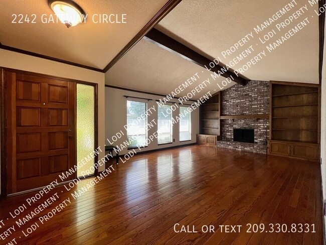 Building Photo - 2242 Gateway Cir