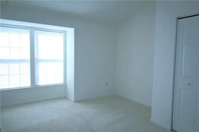 Building Photo - 1305 Michael Dr