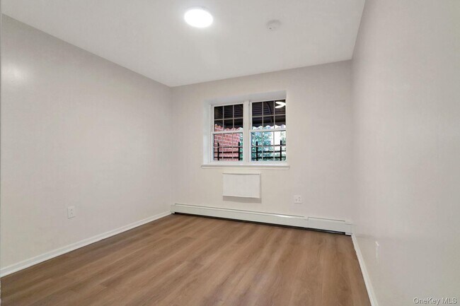 Building Photo - 1051 Cauldwell Ave