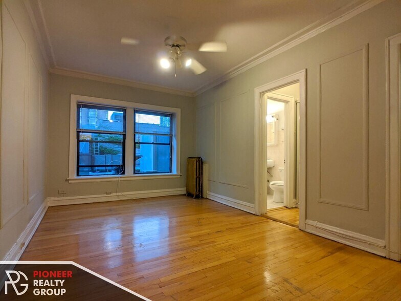 Primary Photo - 1160 N Dearborn St
