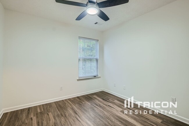 Building Photo - 134 Oak Grove Pl
