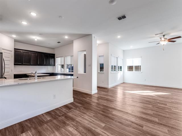 Building Photo - 532 Val Verde St