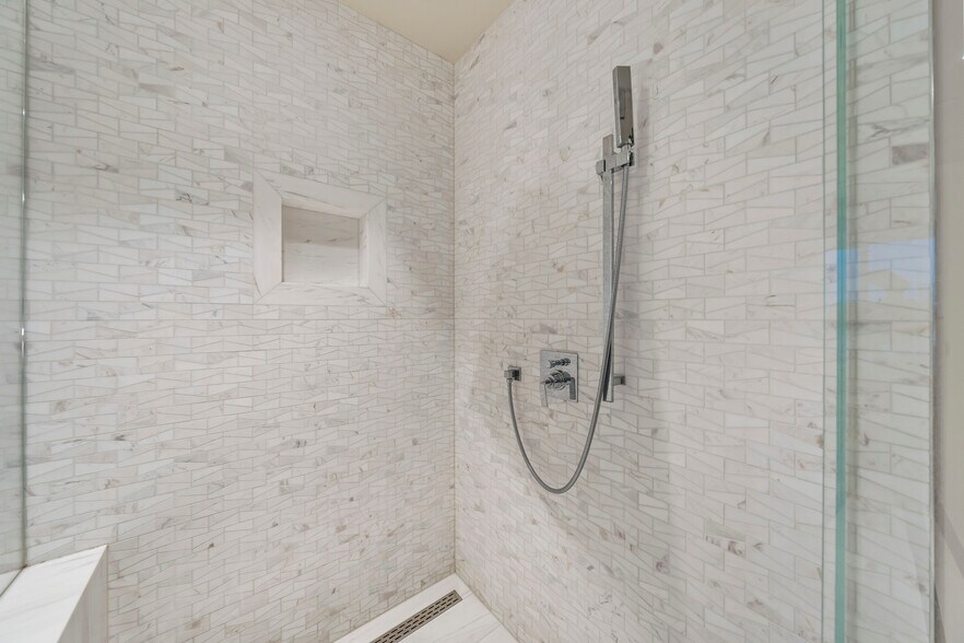 Building Photo - 888 W E St