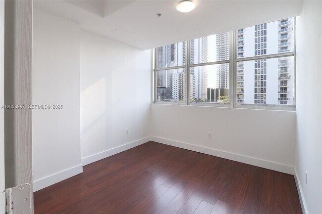 Building Photo - 2200 NE 4th Ave