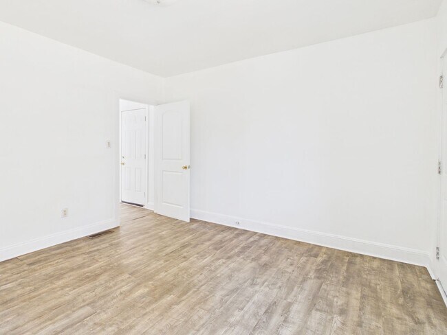 Building Photo - 2508 North Ave