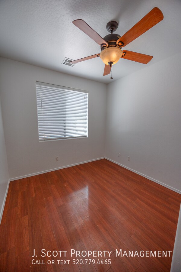 Building Photo - 3425 E Bartlett Dr