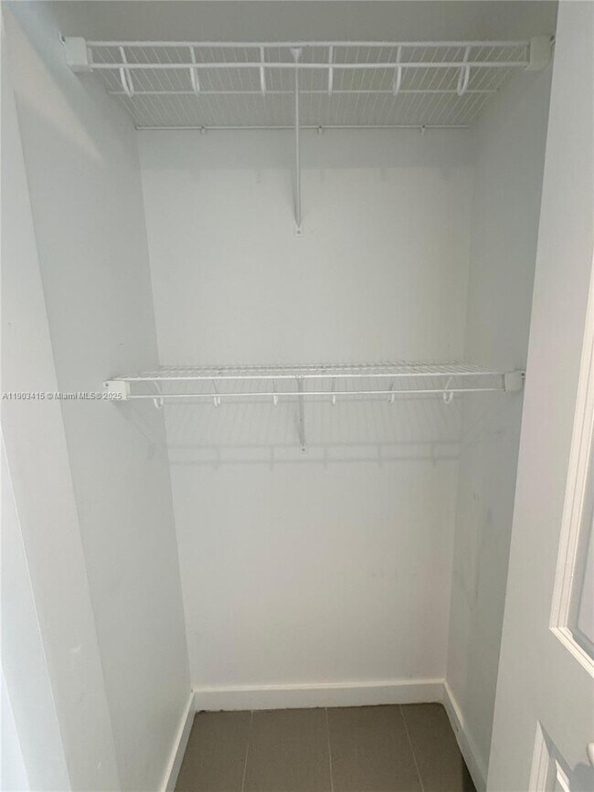 Building Photo - 1600 NE 1st Ave