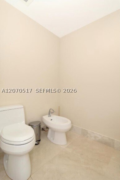 Building Photo - 17001 Collins Ave