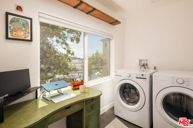 Building Photo - 4540 Catalpa St