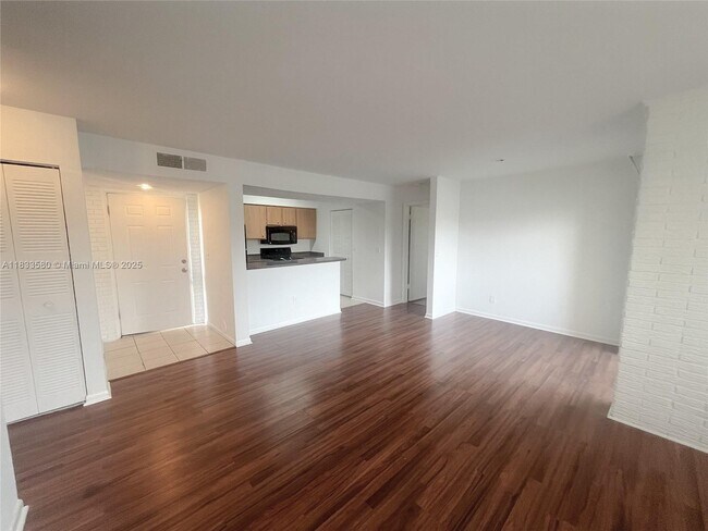 Primary Photo - 1283 SW 46th Ave