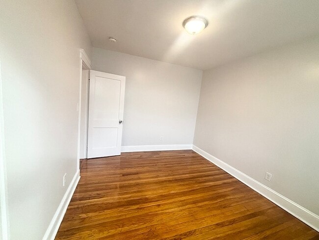 Building Photo - 2 Webster St