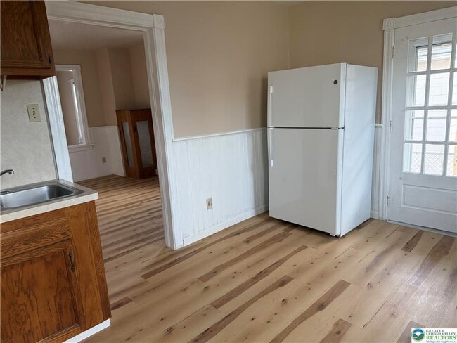 Building Photo - 4453 Main St