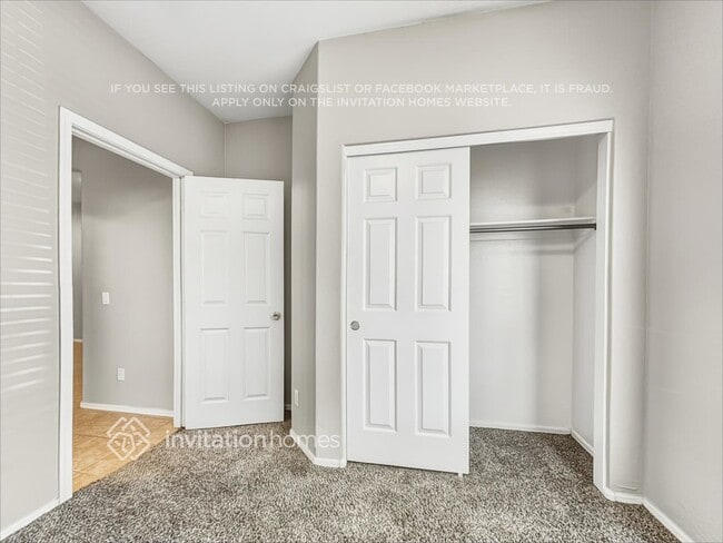 Building Photo - 3213 S 103rd Dr